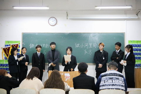 酒店管理學(xué)院舉辦“唇槍舌劍，誰語爭鋒”新生辯論賽